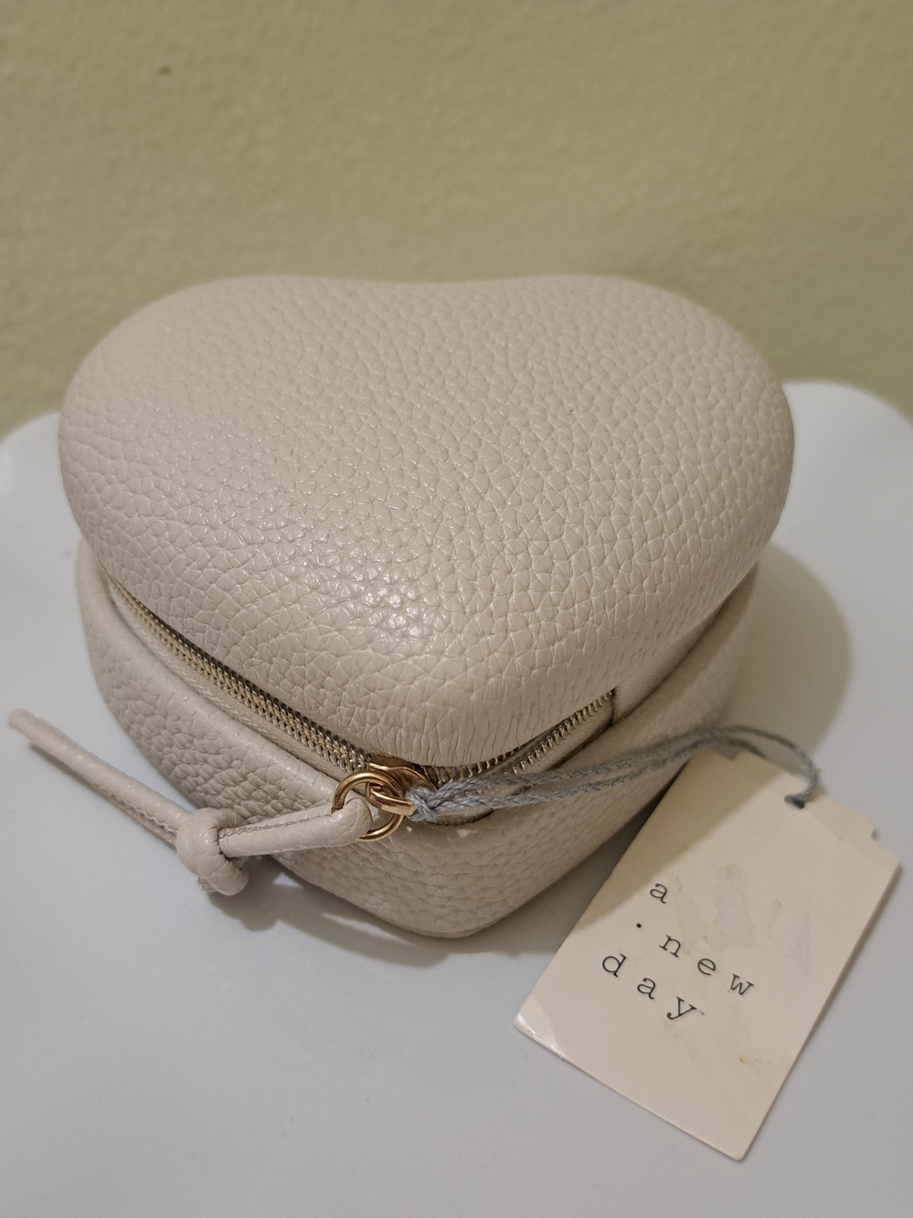 a new day Cream Heart Jewelry Case